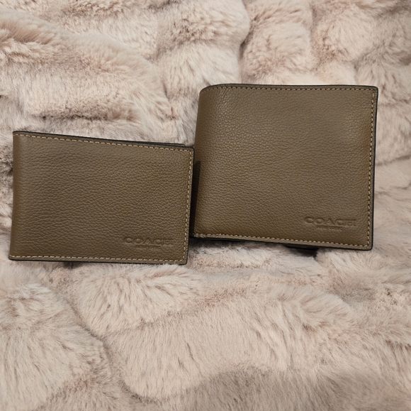 BRAND NEW COACH 3 In 1 Wallet - Picture 6 of 8